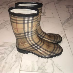 Authentic BURBERRY MID-CALF RAIN BOOT (worn)